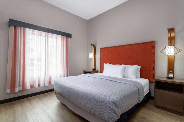 La Quinta Inn & Suites by Wyndham Augusta/Fort Eisenhower image 13