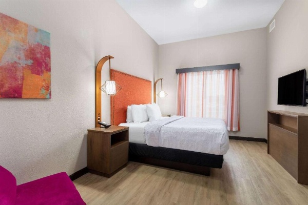 La Quinta Inn & Suites by Wyndham Augusta/Fort Eisenhower image 18