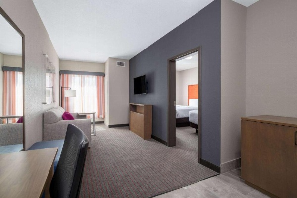 La Quinta Inn & Suites by Wyndham Augusta/Fort Eisenhower image 19