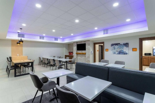 La Quinta Inn & Suites by Wyndham Augusta/Fort Eisenhower image 27